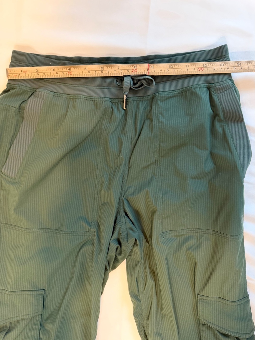 Lululemon Dance Studio Relaxed-Fit Mid-Rise Cargo Pant
Rainforest Green Size XS - Picture 16 of 16